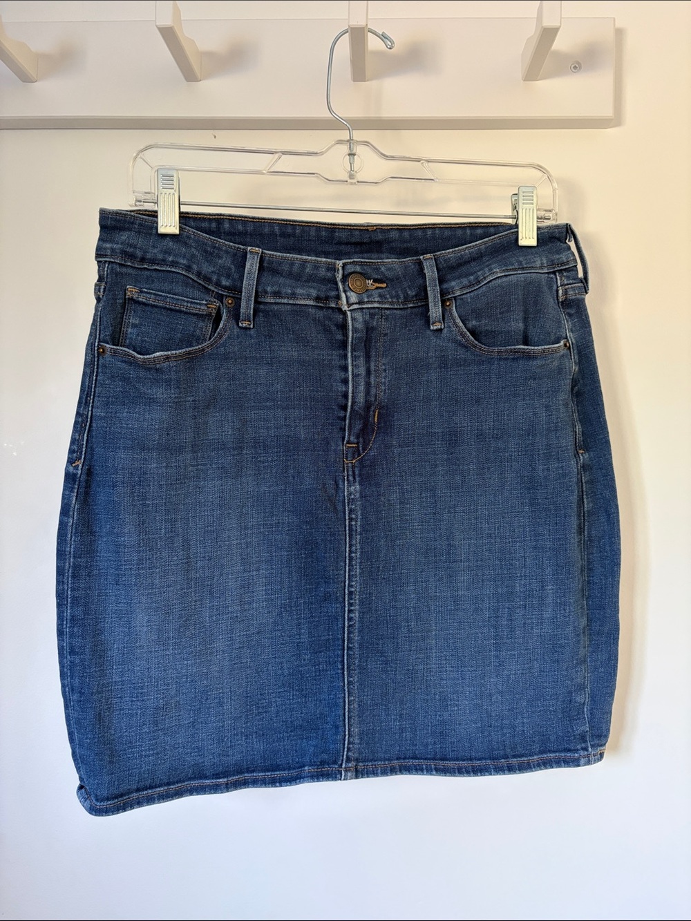 Levi's || Icon Blue Denim Slim Straight Skirt